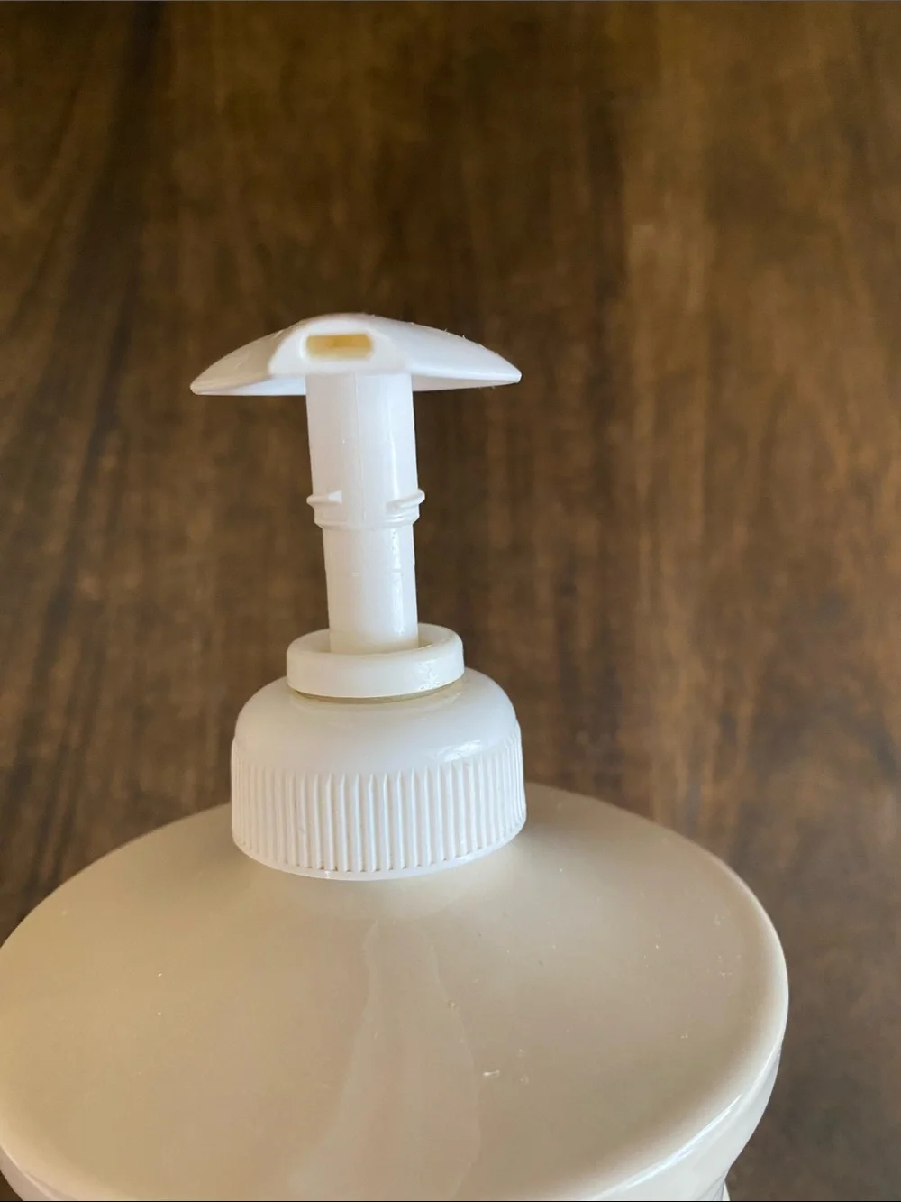 Longaberger Woven Traditions Heritage Green Soap Dispenser.